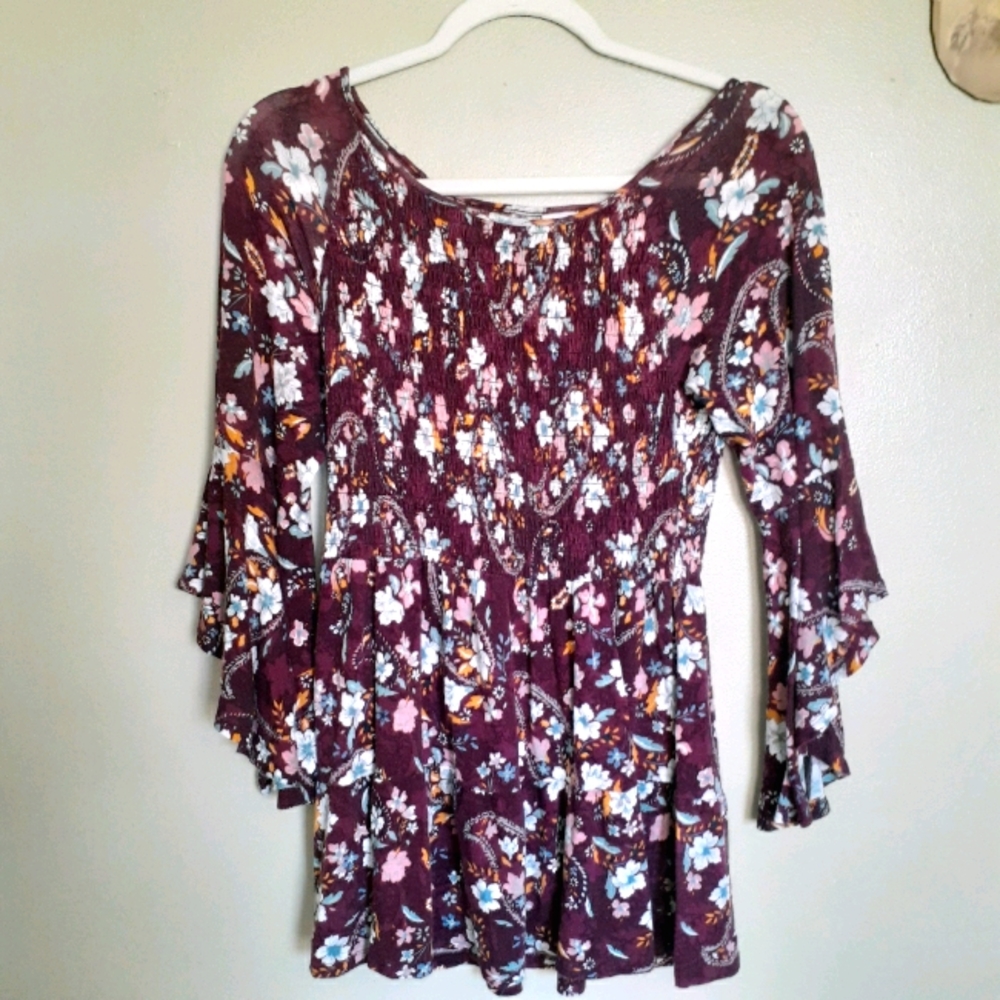 Flare sleeve floral top